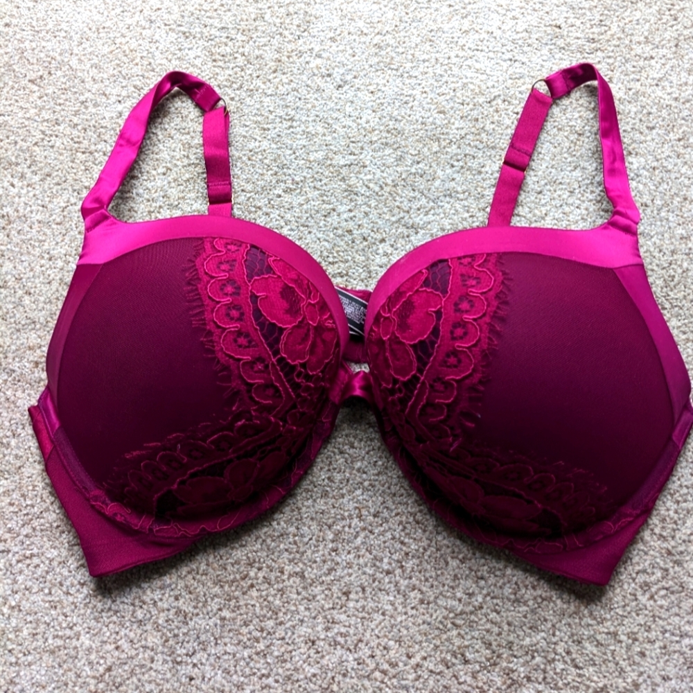 Victoria Secret Bombshell Plunge 38D Maroon Bra